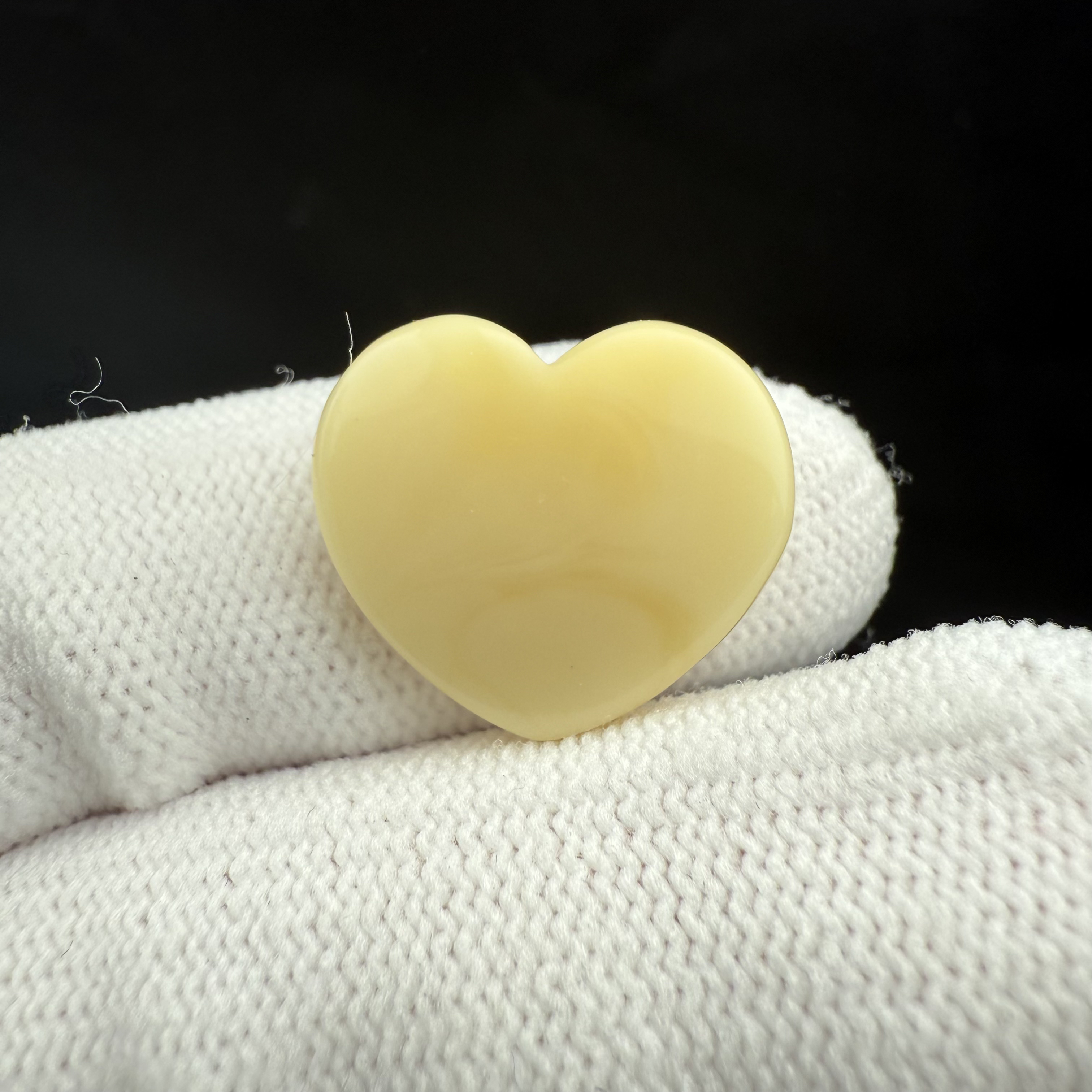 J1126天然原矿俄料蜜蜡18*16*5mm支持复检