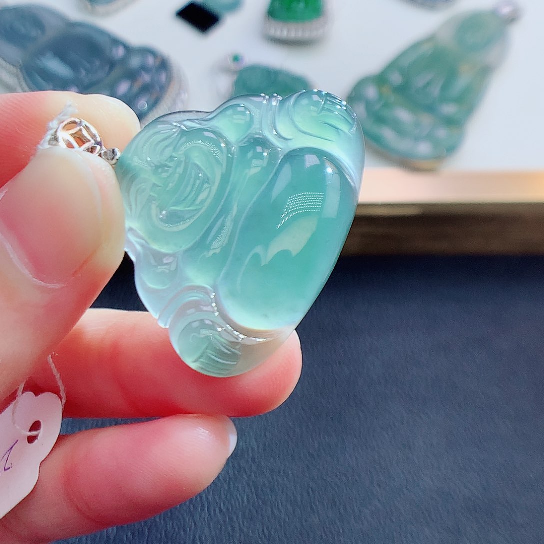 翡翠颈饰未镶嵌翡翠