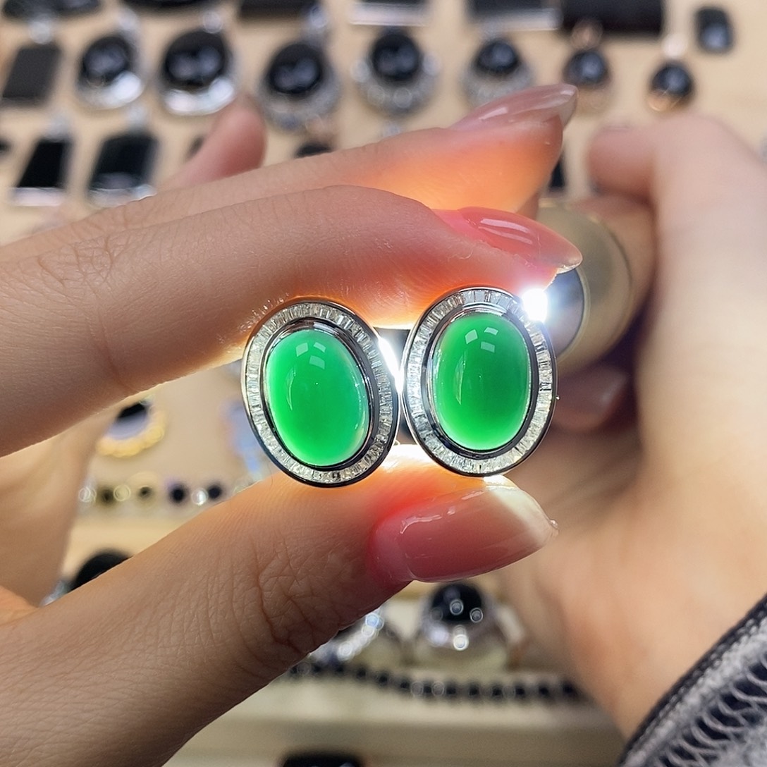 翡翠耳饰18K金镶嵌天天翡翠墨翠