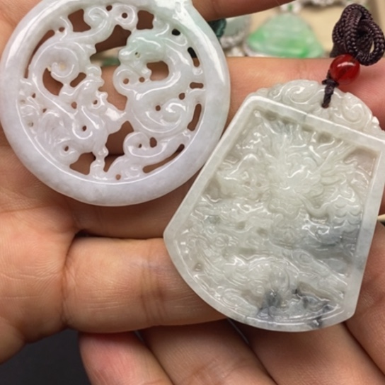 翡翠未镶嵌颈饰天然缅甸翡翠A货漏个