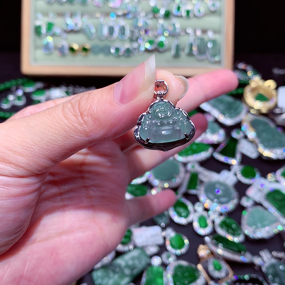 【闪购商品】翡翠吊坠(不含链)未镶嵌