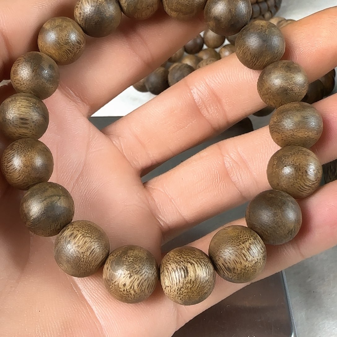 沉香手串乌身圆叶圆珠1.2规格11克加