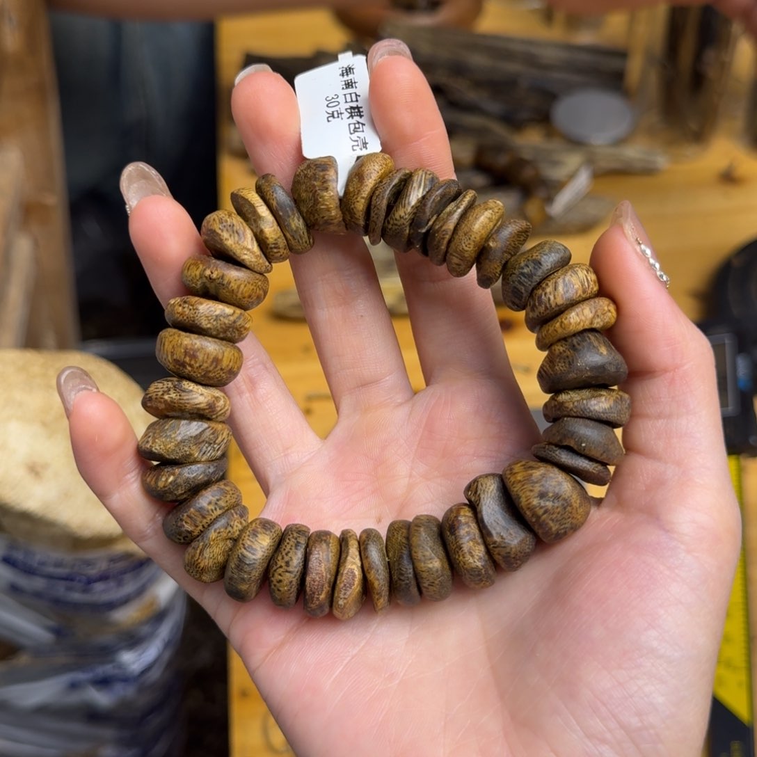 沉香手串白棋留疤30克