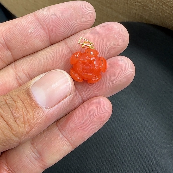 南红玛瑙颈饰18K金镶嵌俩**妈