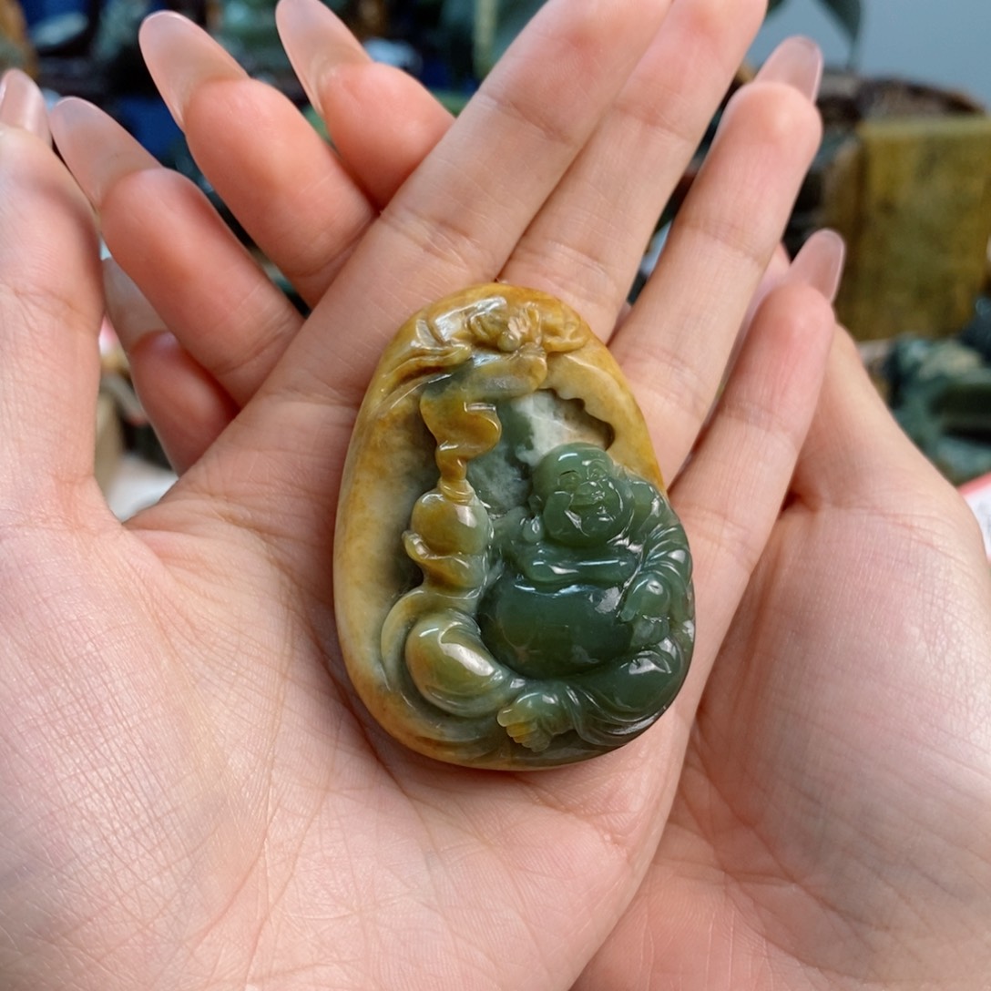 透闪石质玉吊坠未镶嵌幸***护