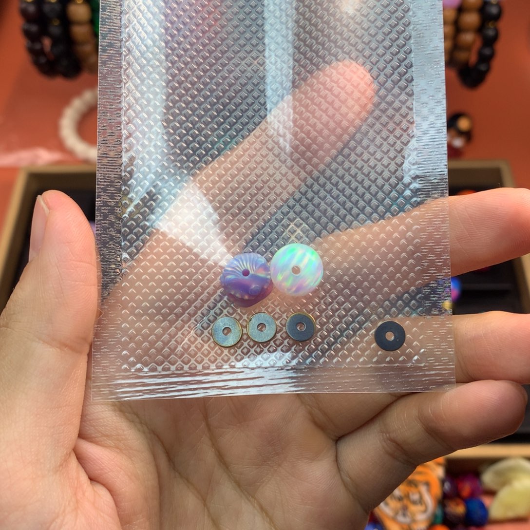 12.1虎炫彩白10/9   狮子小10/9