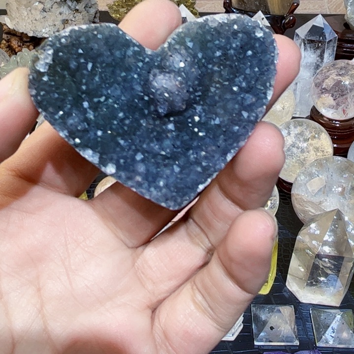 水晶摆件未镶嵌爱心