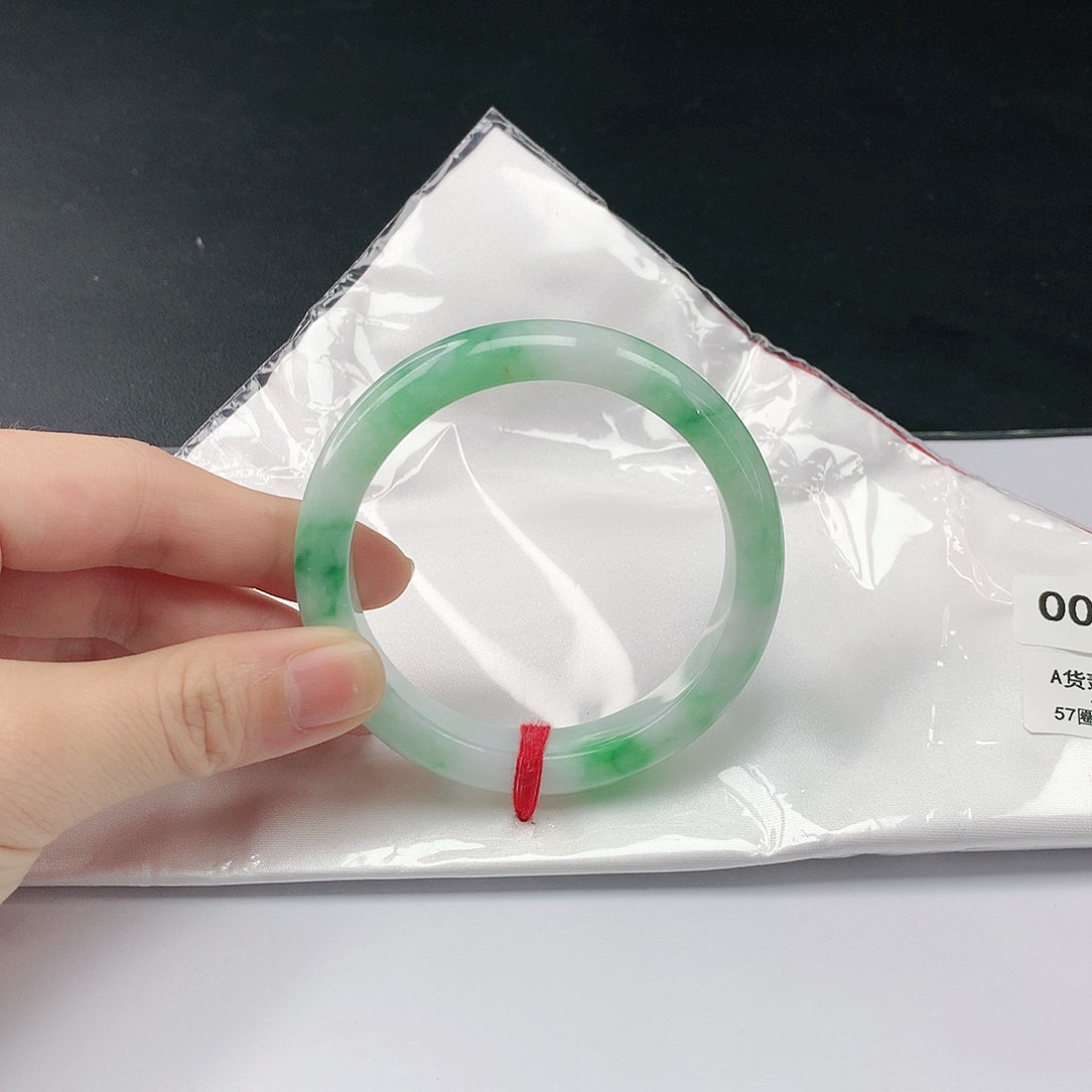 翡翠手镯未镶嵌翡翠041