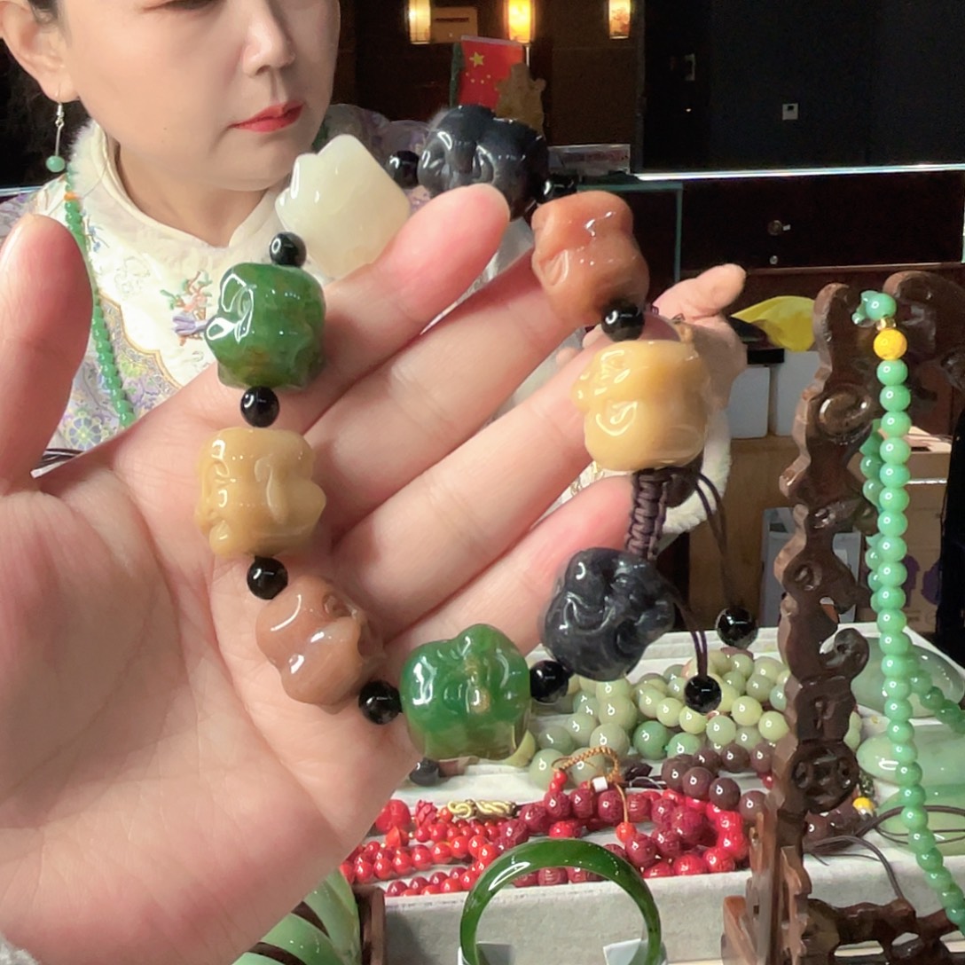 密玉（石英质玉）未镶嵌颈饰