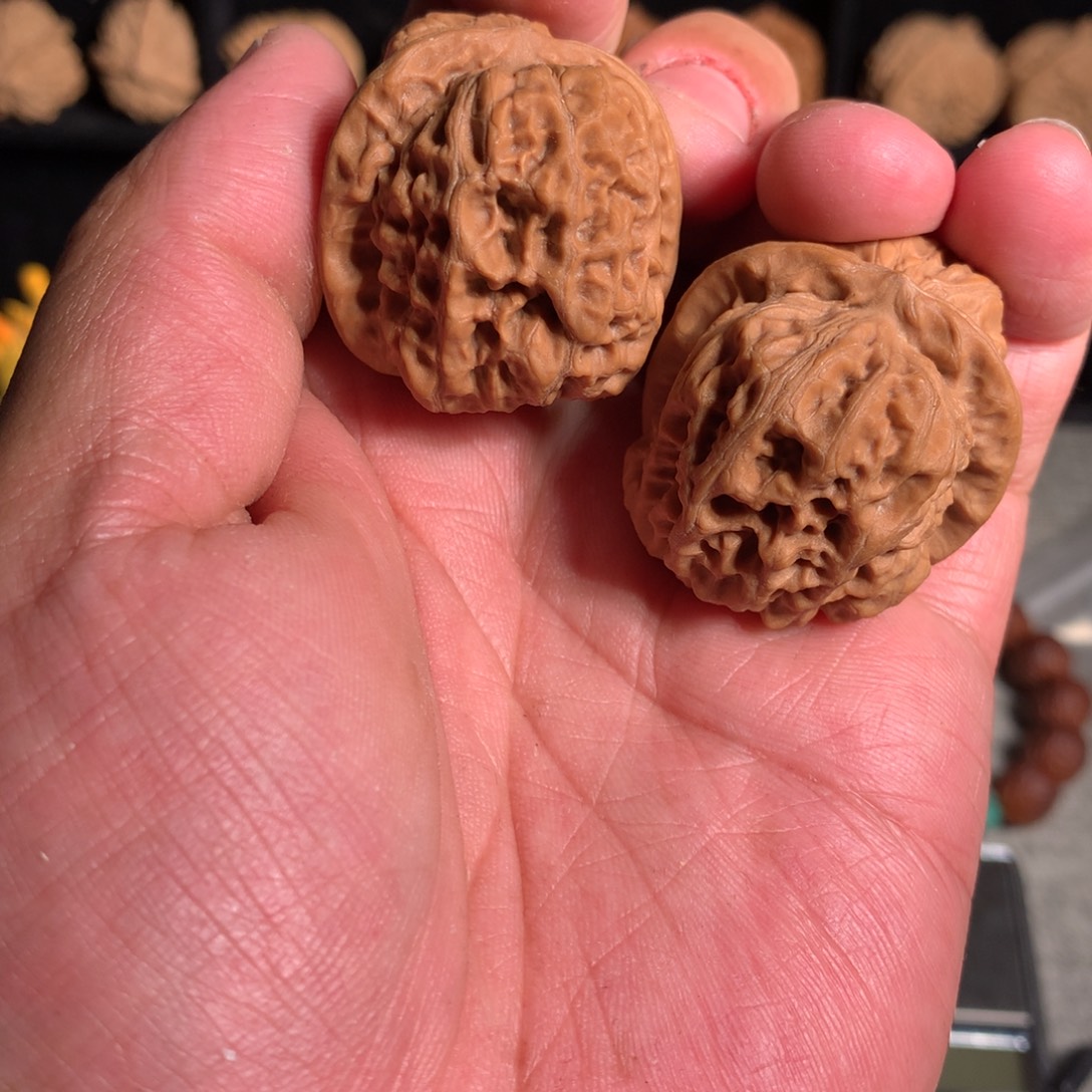 文玩核桃吊坠全品35-40金钟
