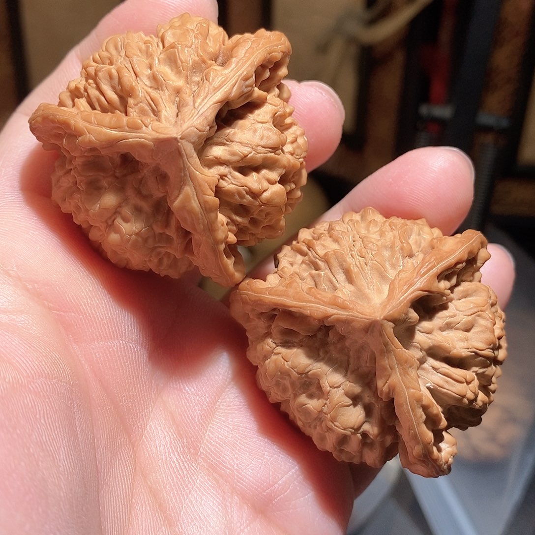 文玩核桃把件一***仁47.8王勇三棱全品