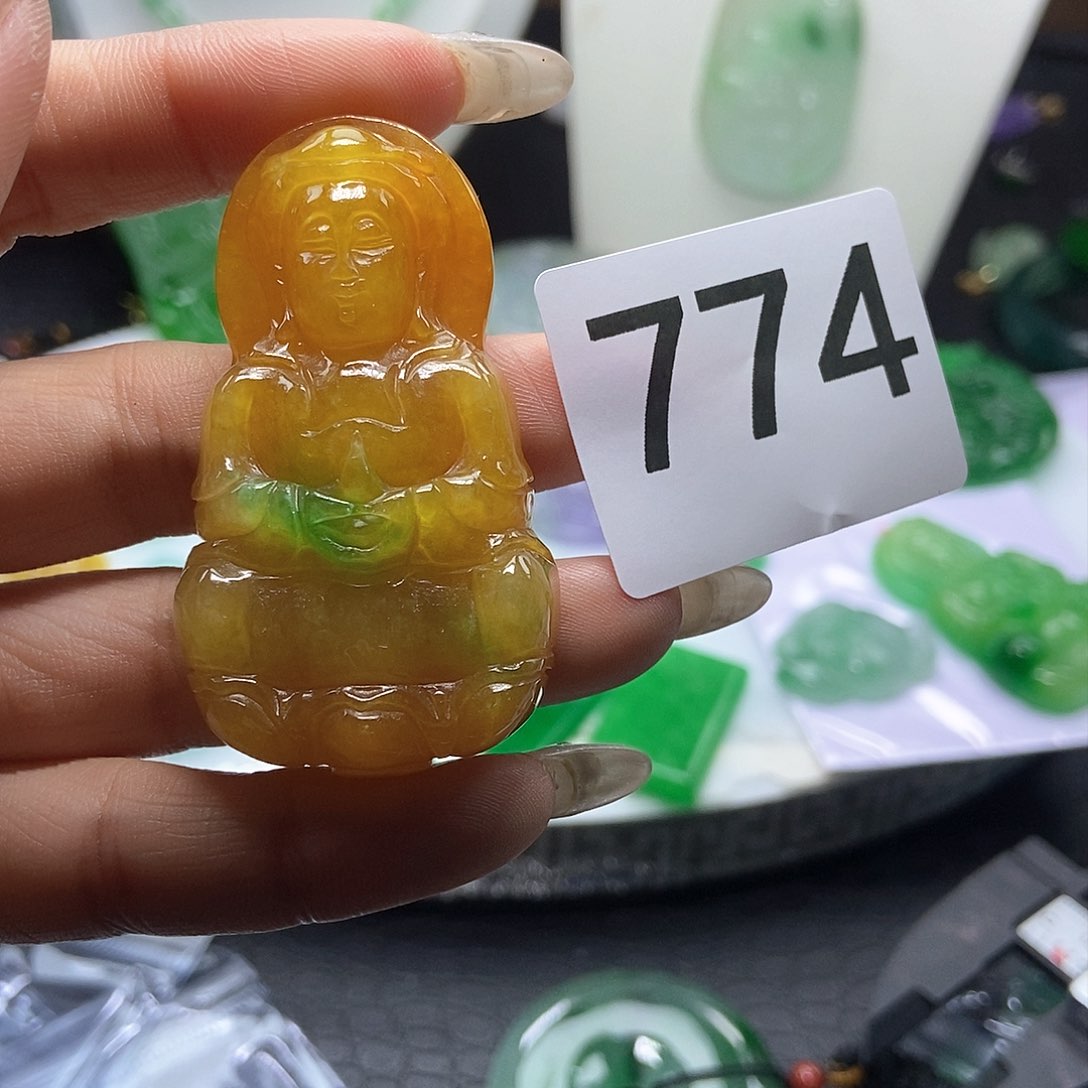 翡翠吊坠(赠链)未镶嵌