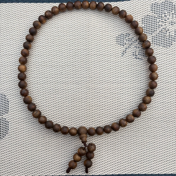 沉香【花姐专场】77h糖结老料09-16克九九沉圆珠双圈多样性发一条