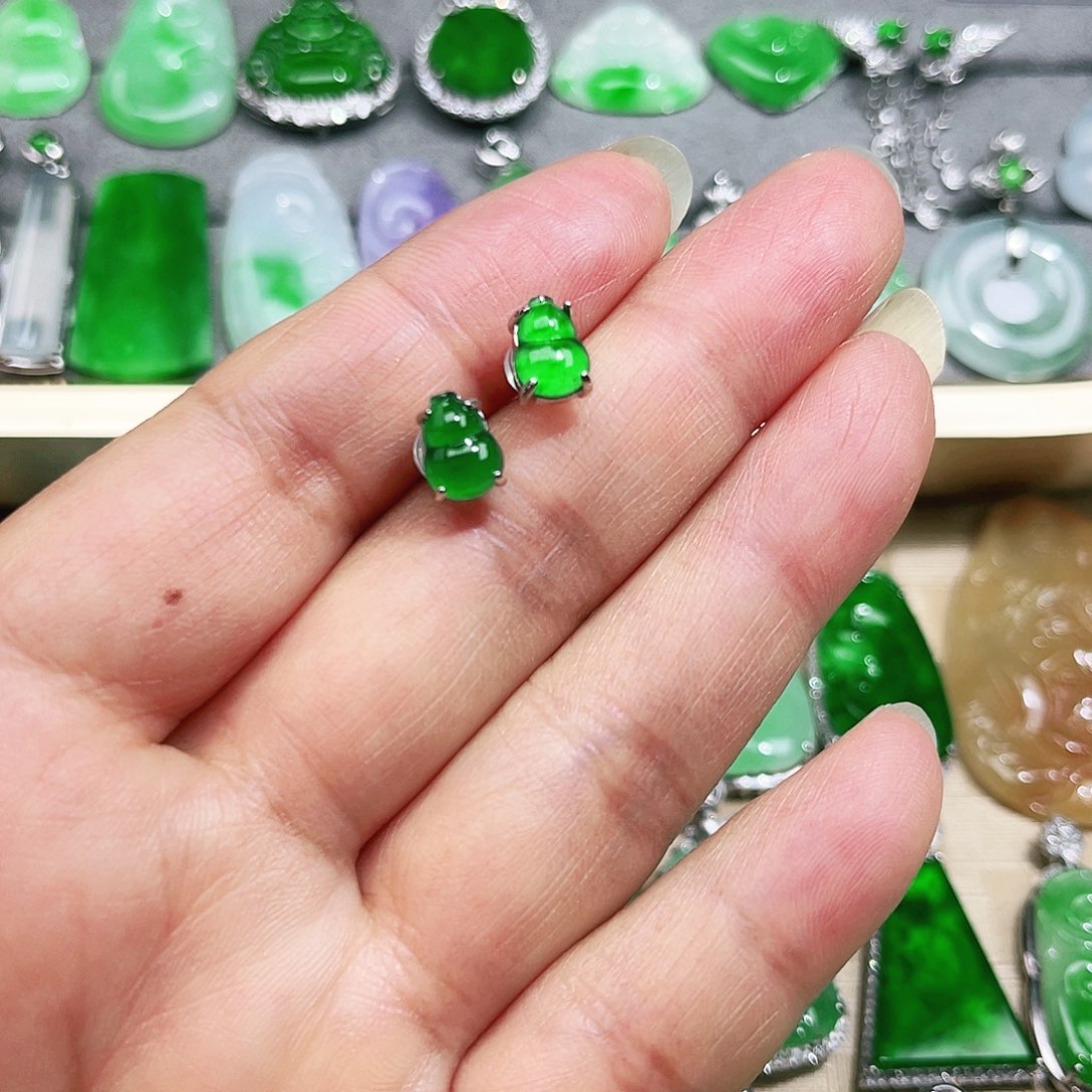 翡翠颈饰未镶嵌裸石