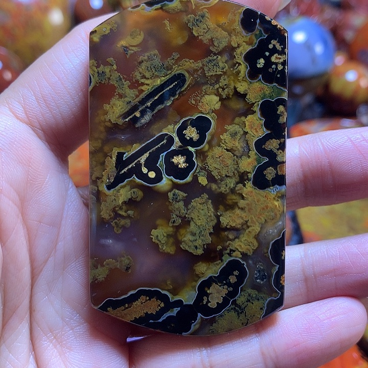 玛瑙/玉髓战国红吊坠未镶嵌