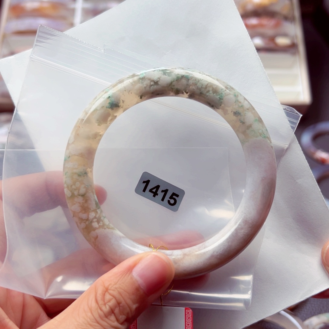 未镶嵌手镯玛瑙/玉髓a****h