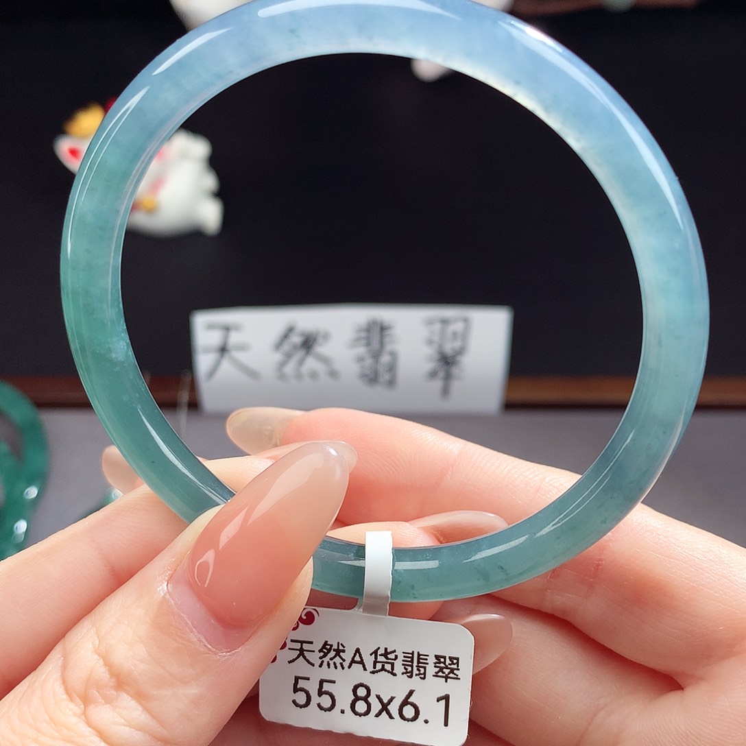 翡翠手镯（圆镯）未镶嵌