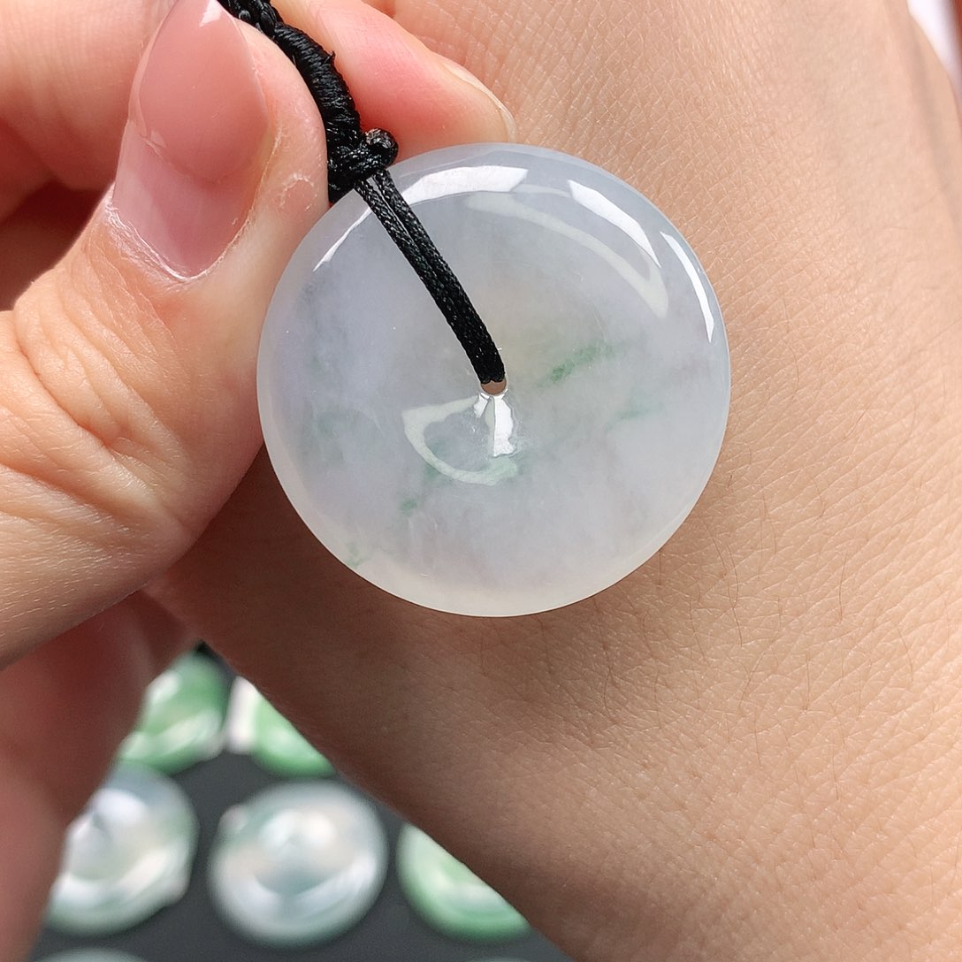 翡翠颈饰未镶嵌平安