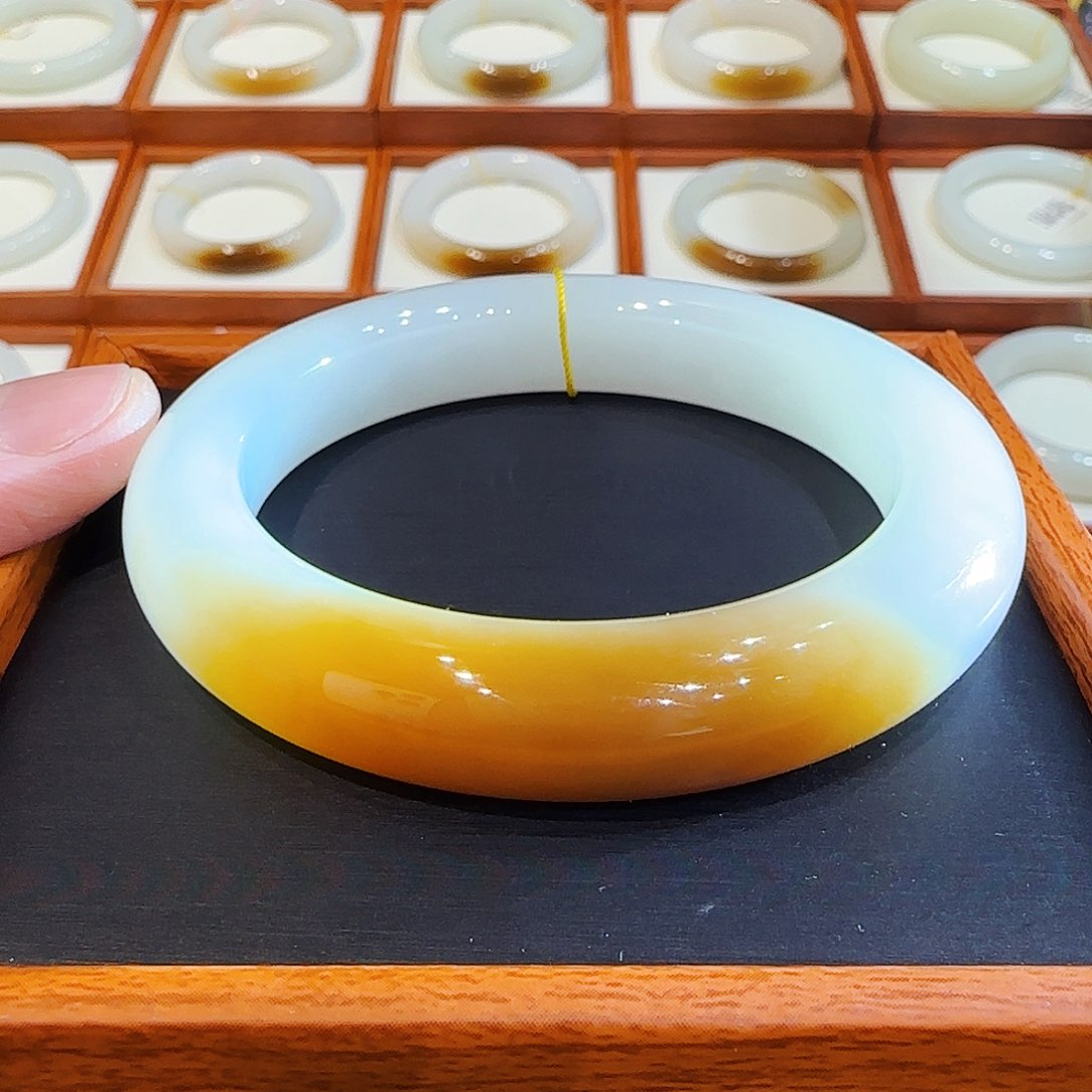 和田玉手镯未镶嵌且末一抹金红糖56 57 58