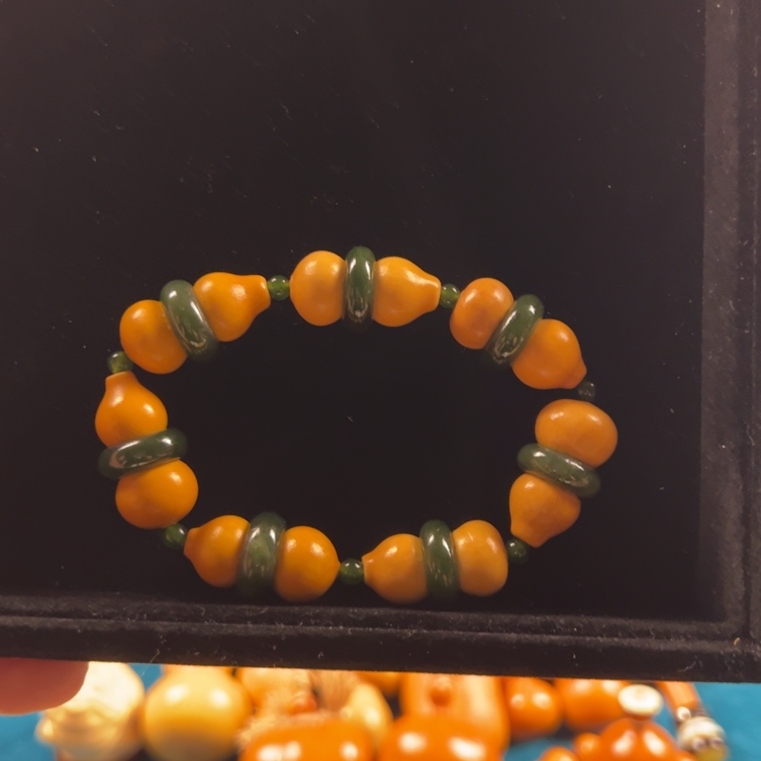 止*茶这件大衣上没有衣服