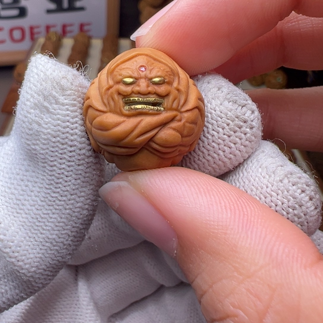 猴头核桃把件镶嵌款红袍罗刹全品有正常封口线