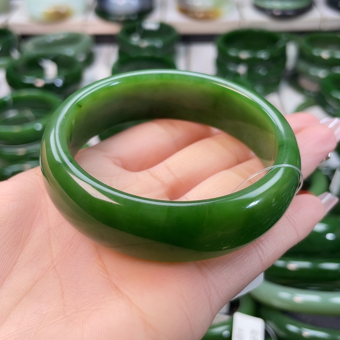 和田玉（碧玉）手镯未镶嵌