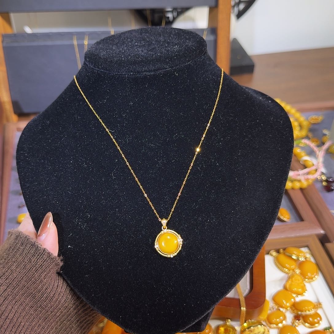 蜜蜡银S925镀金镶嵌颈饰