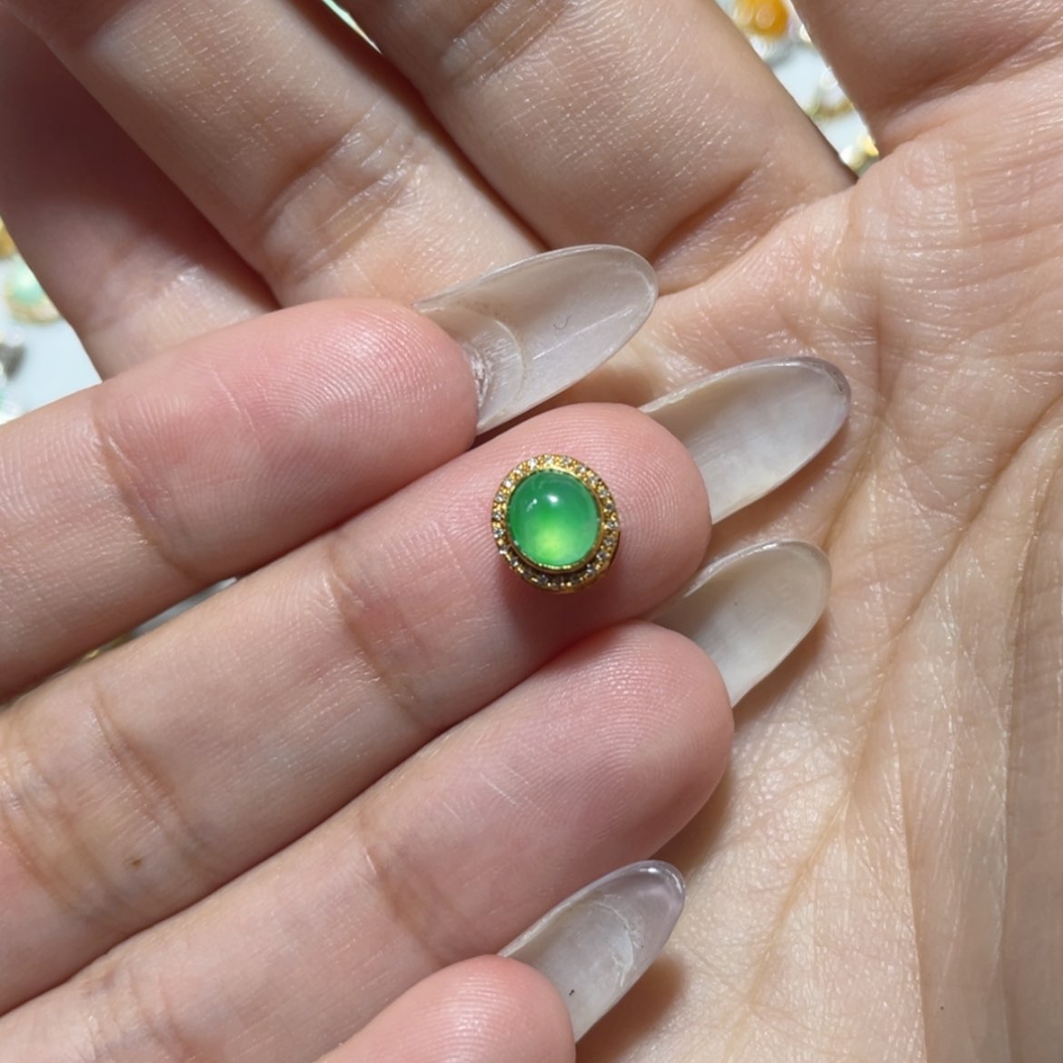 【闪购商品】颈饰18K金镶嵌翡翠