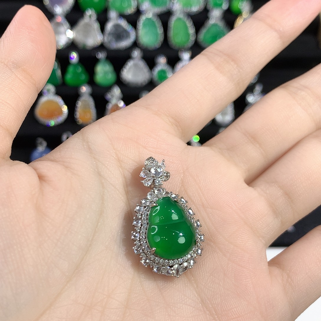 C***i玛瑙/玉髓银S925镶嵌颈饰