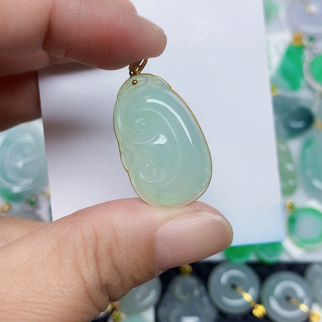 翡翠18K金镶嵌颈饰3667753