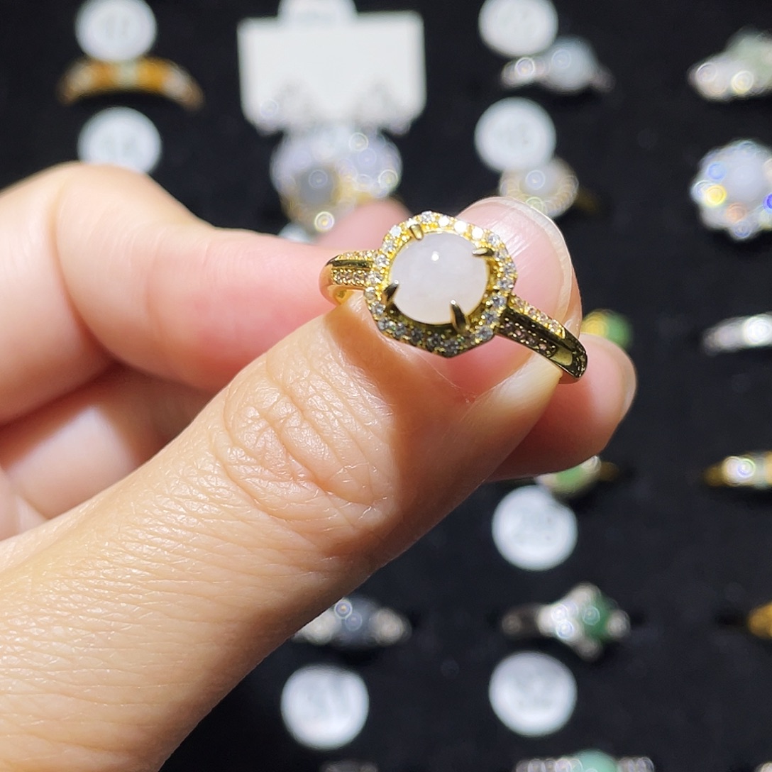 翡翠未镶嵌戒指戒指