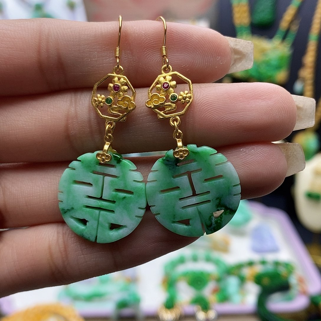 翡翠耳饰未镶嵌天然