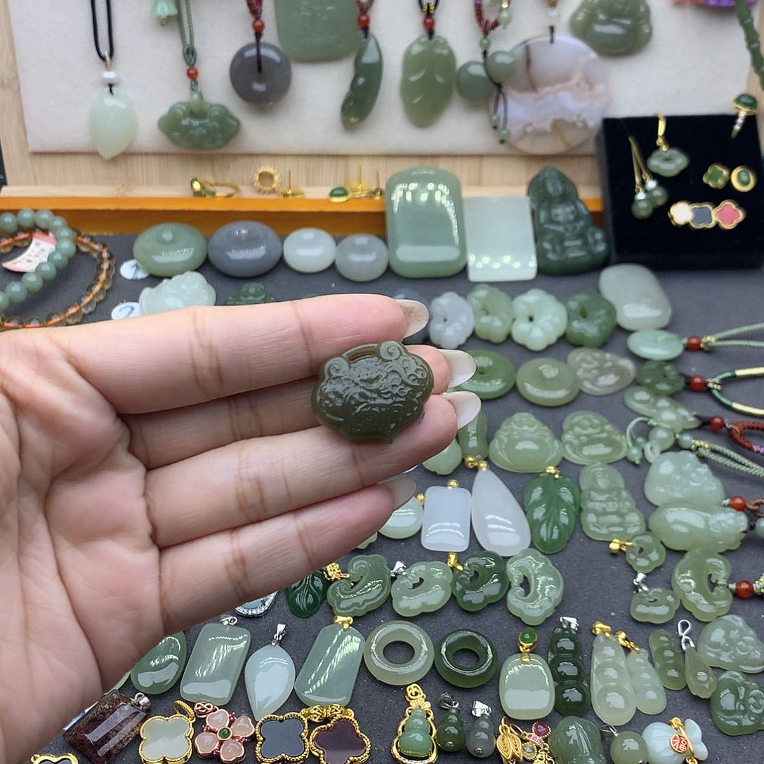 和田玉吊坠(不含链)未镶嵌