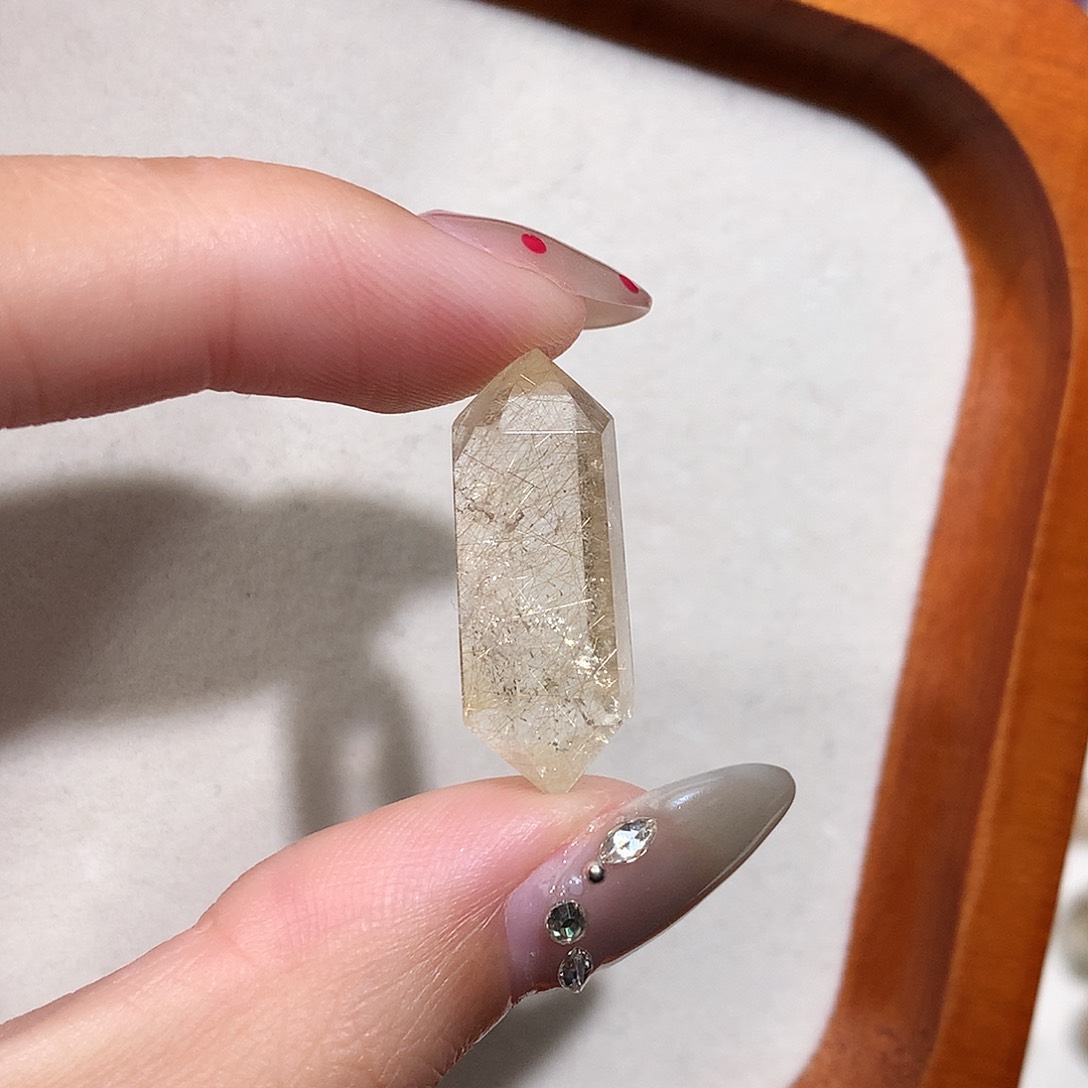 无非金属发晶双尖