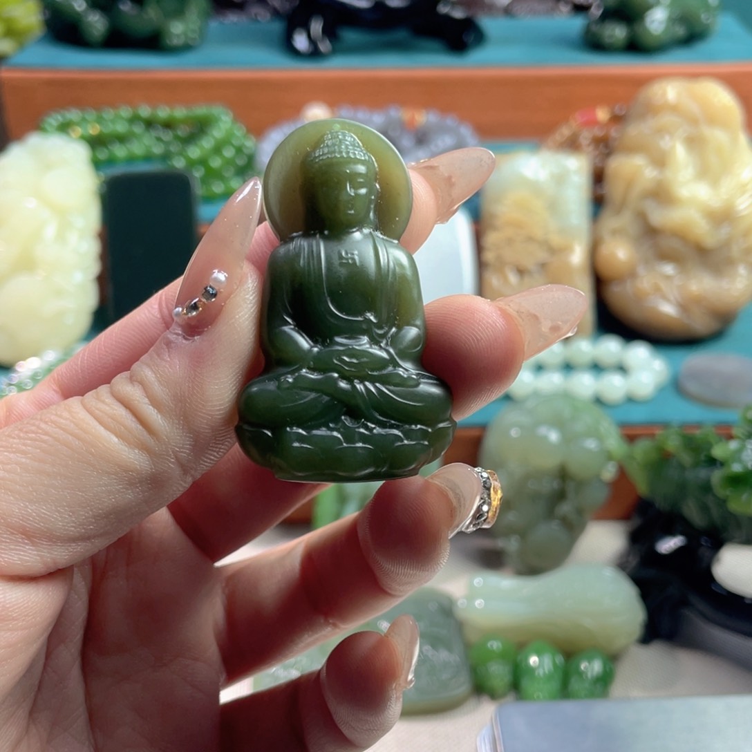 和田玉未镶嵌颈饰游**悔