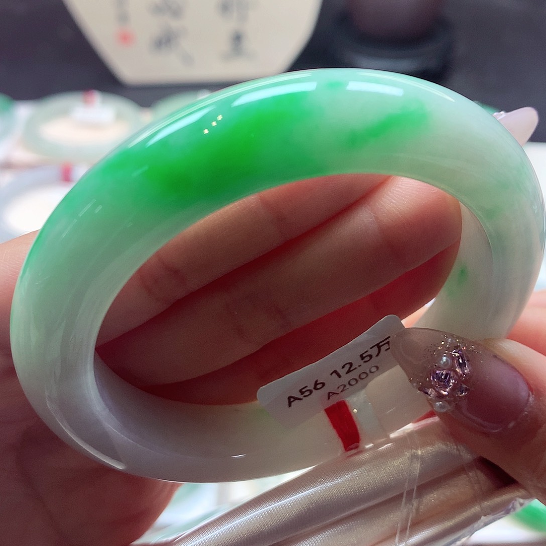 翡翠手镯未镶嵌20翡翠手镯99