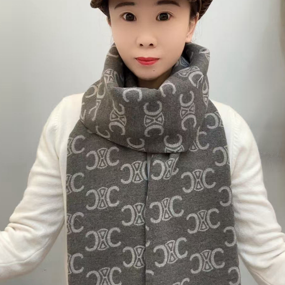 新款围巾女秋冬季保暖护颈围脖高级感双面流苏披肩外搭两用