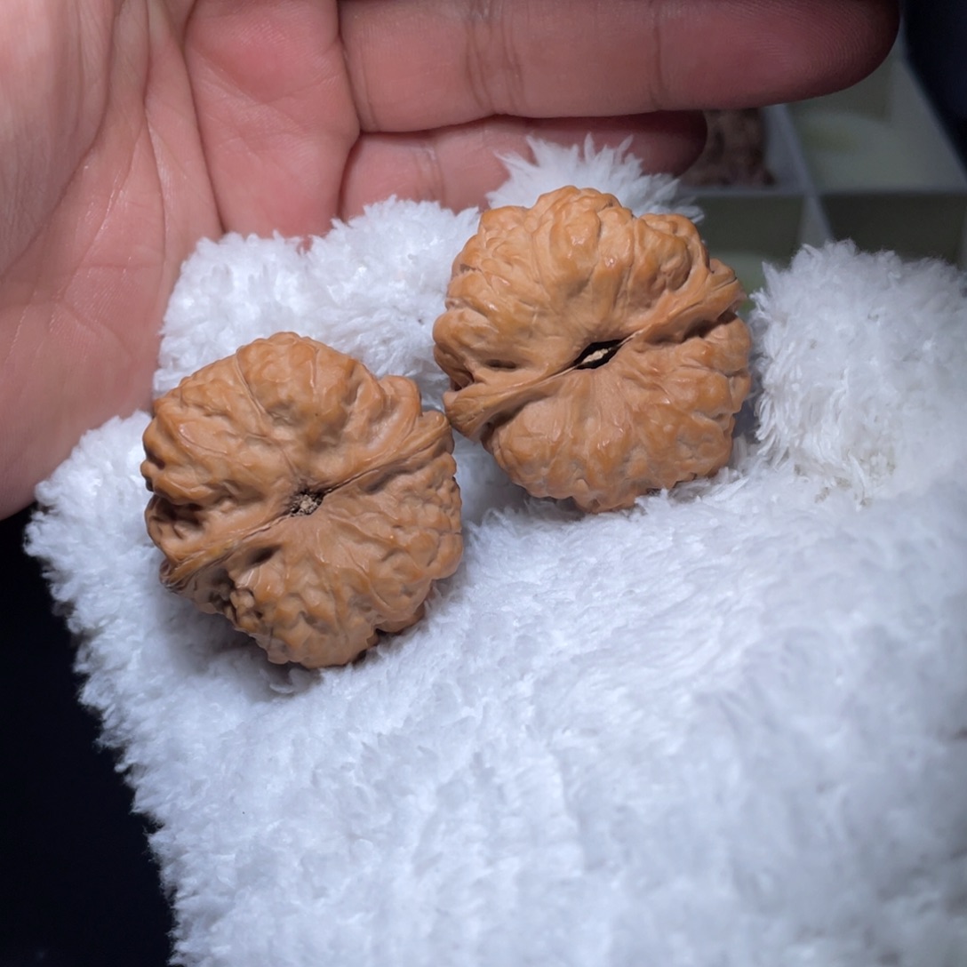 萱***萱把件文玩核桃39全品延庆蛤蟆头