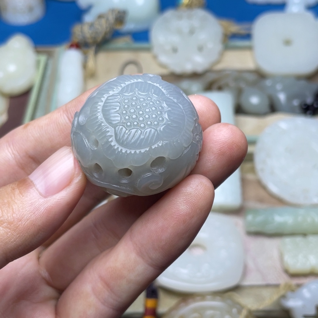 颈饰未镶嵌和田玉莫***哥