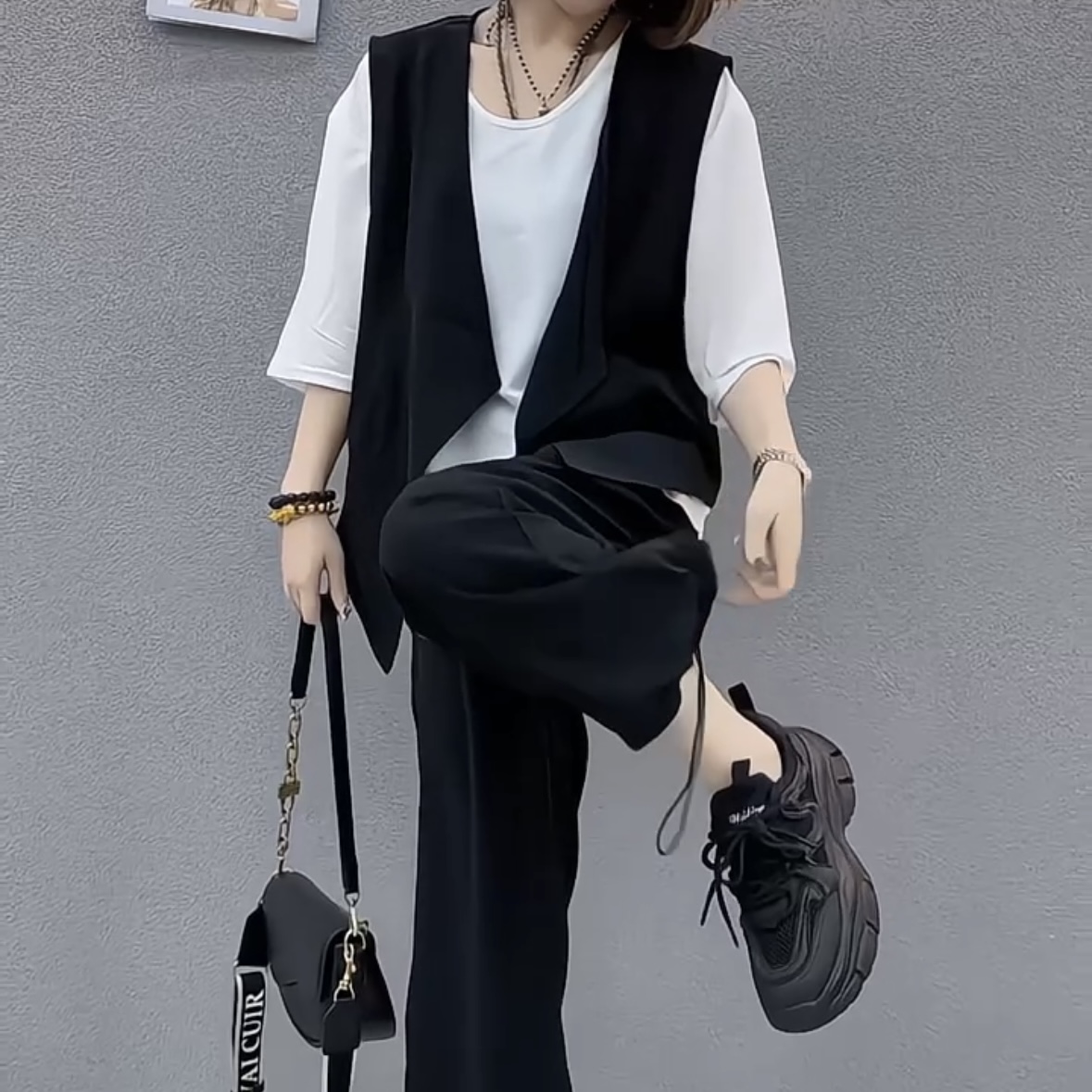 25网红爆款马甲三件套女夏季新款百搭T恤外搭马夹休闲裤洋气套装