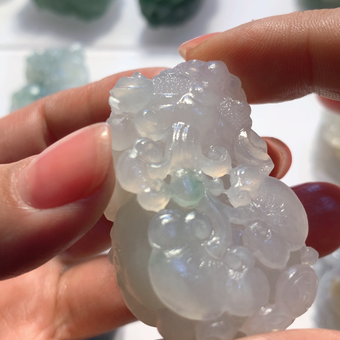 翡翠颈饰未镶嵌天然翡翠貔貅