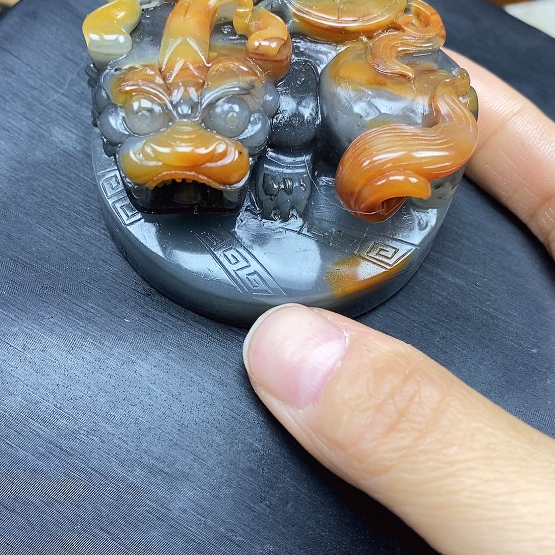 石英质玉（黄龙玉）颈饰未镶嵌