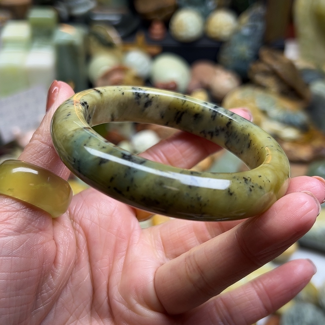 岫玉未镶嵌颈饰花玉60