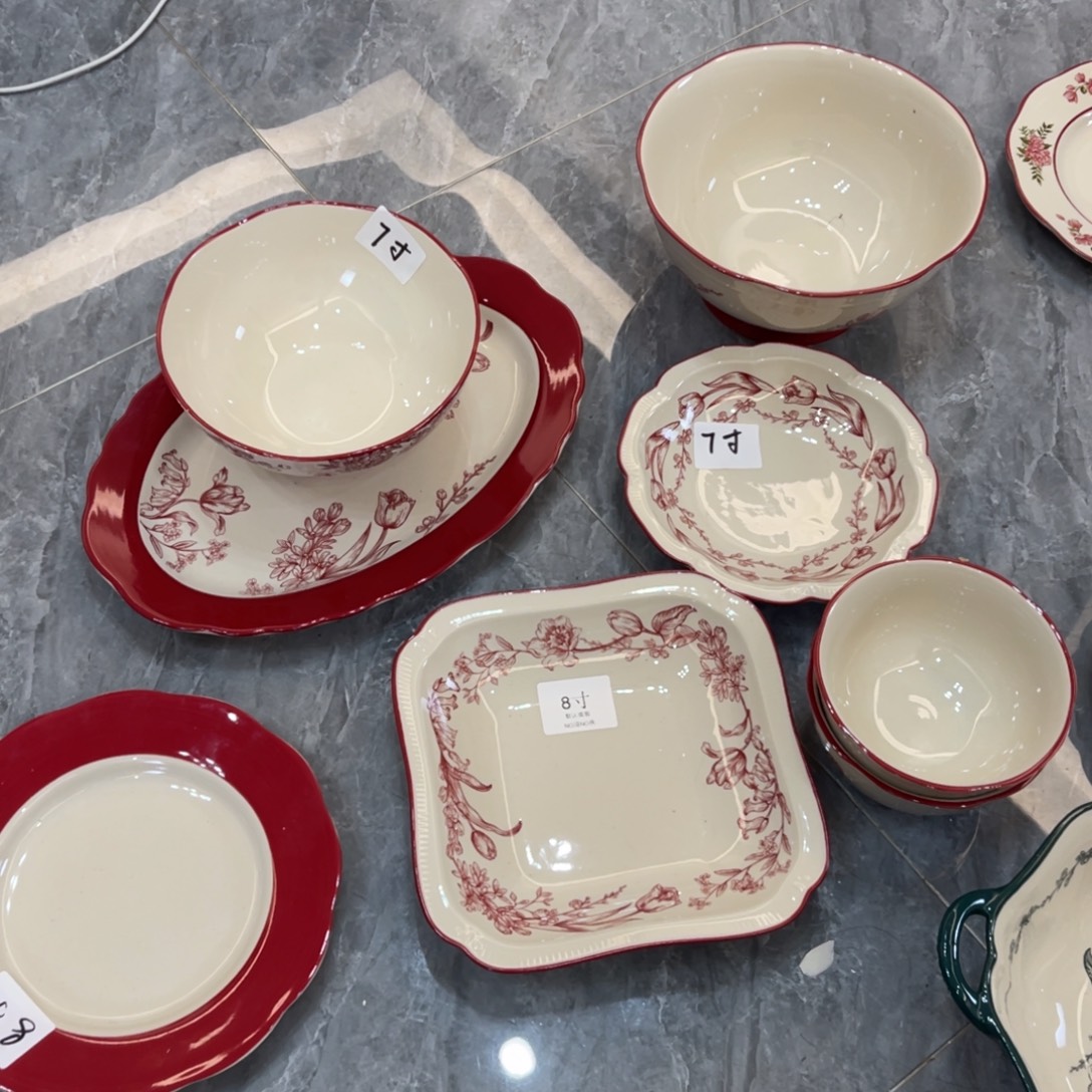 陶瓷微瑕餐具介意勿拍，满18飞！