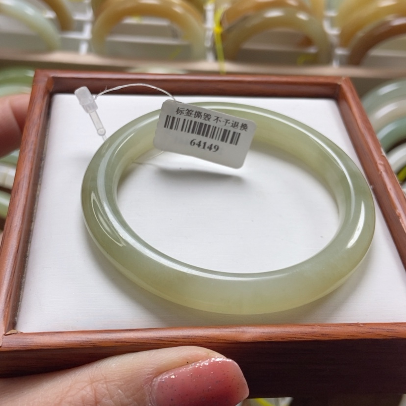 【闪购商品】和田玉手镯未镶嵌56.3