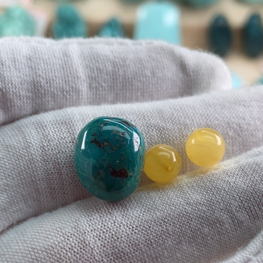 琥珀珠宝奇石未镶嵌