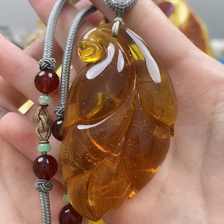 琥珀颈饰未镶嵌吊坠