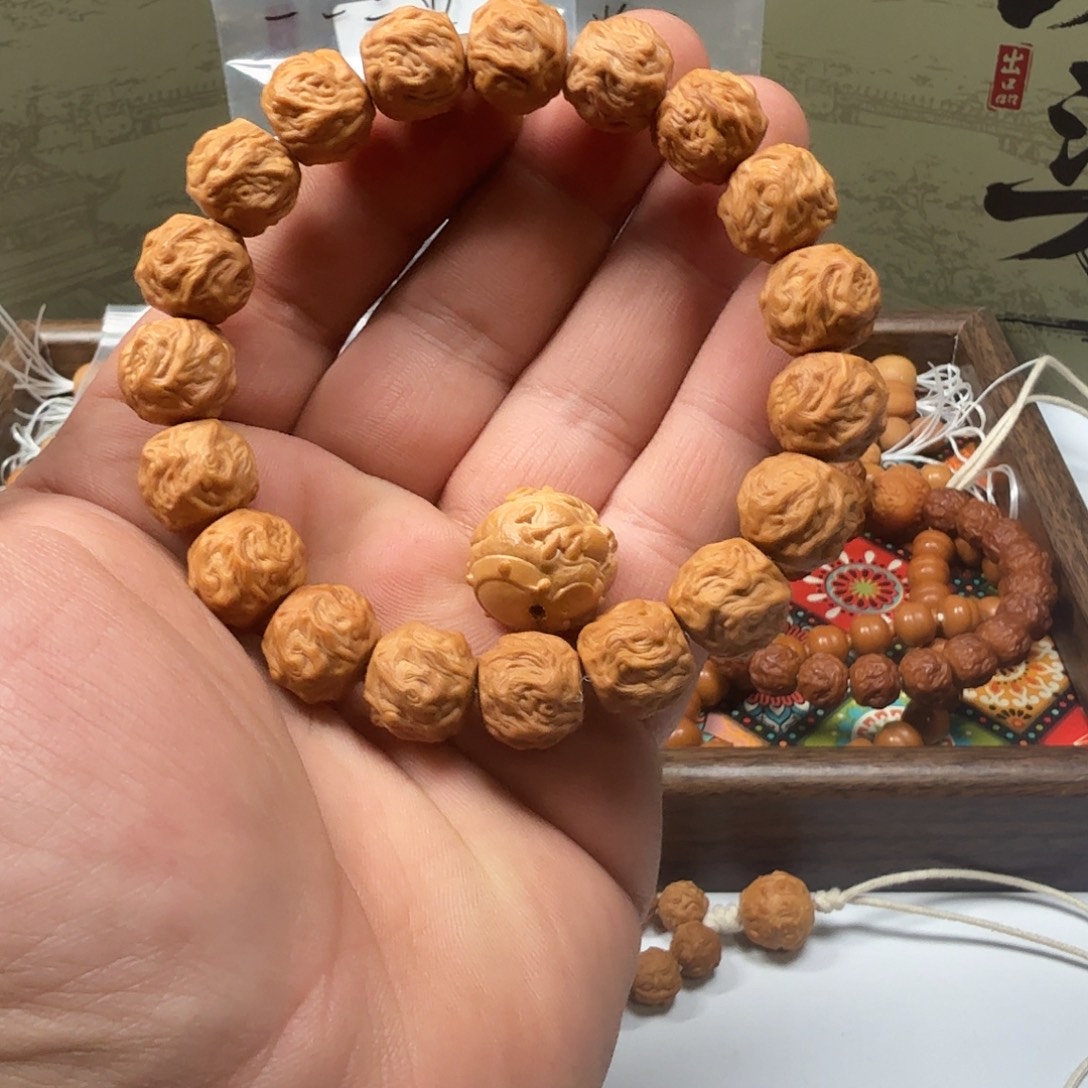 W***收猴头核桃手串龙蛇