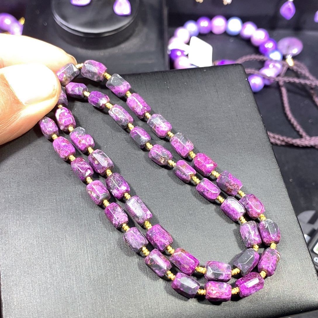 苏纪石（舒俱来）未镶嵌南非舒俱来泥地樱花紫钻切项链