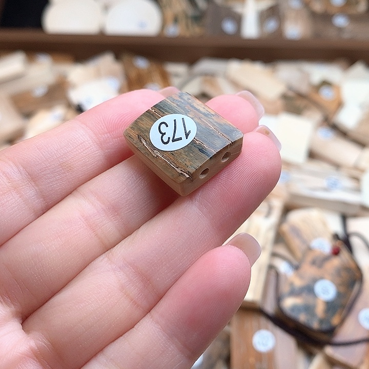 泥塑不打孔联系客服